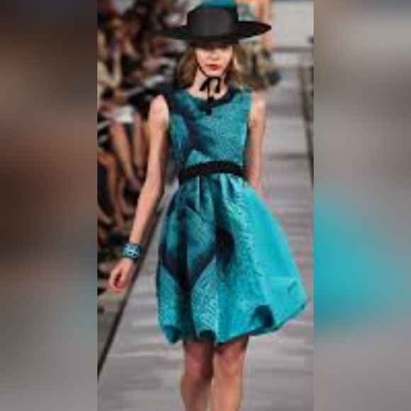 *$6,000 OSCAR DE LA RENTA EXCL EMB SILK BUBBLE HEM PICASSO RUNWAY DRESS US 6, 8 - Picture 3 of 10